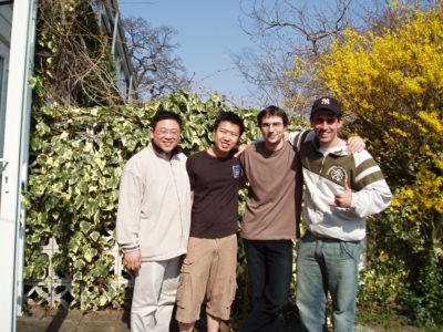 U Akiho doma s jeho studenty (Aki-Japonsko, Choopun-Thajsko, Michal-CZ, Atila-Brazílie)